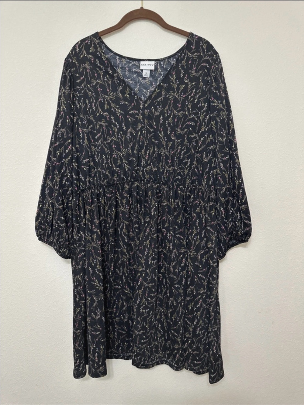 Ava & Viv Black Floral V-Neck Long Sleeve Dress